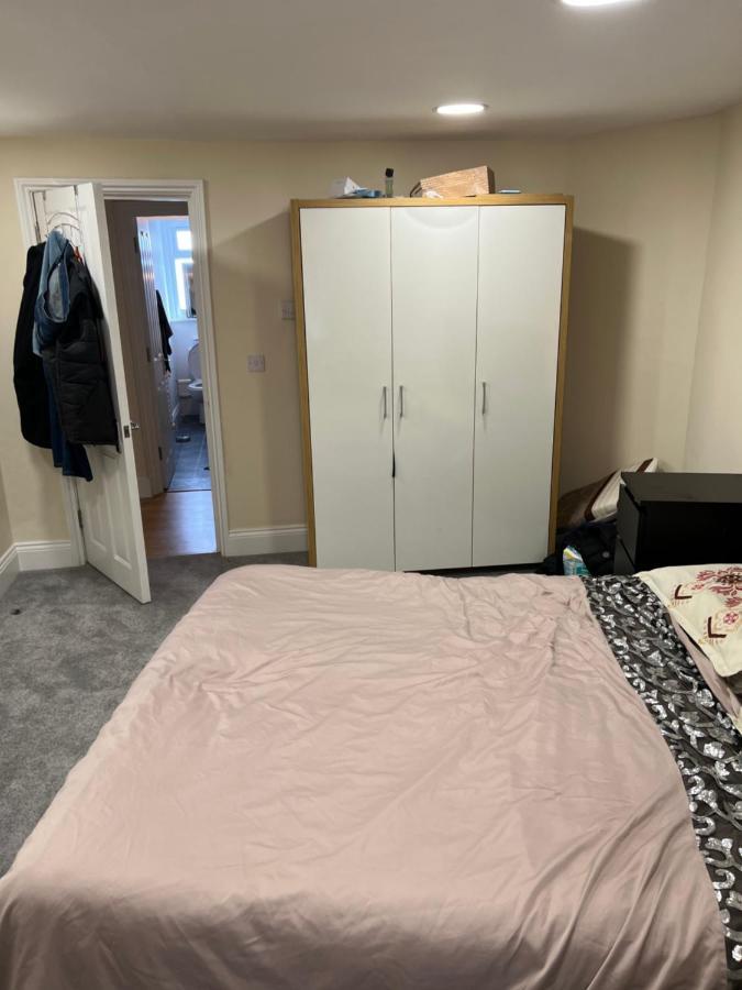 Double Bed Room Theobald Street Borehamwood Exterior foto